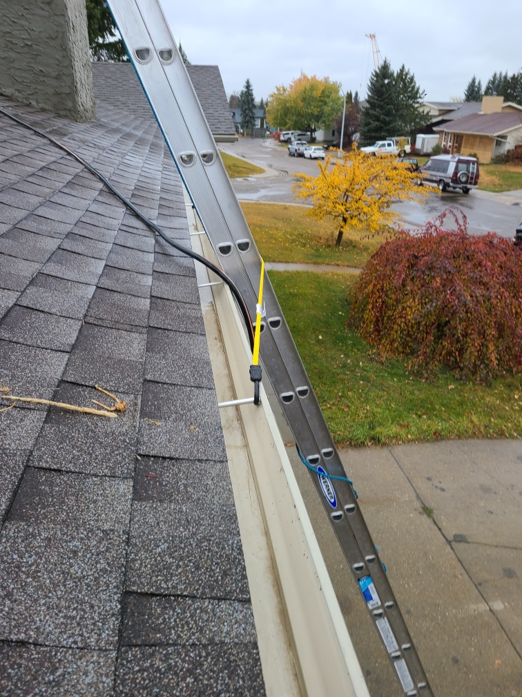 Gutter cleaning services in Edmonton